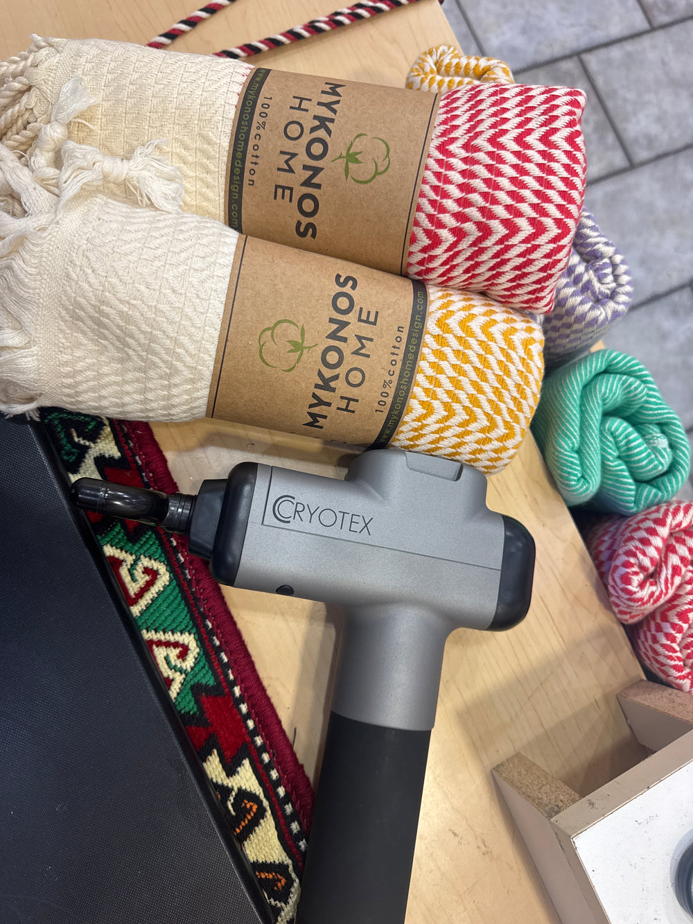 Pulse&Cotton Massager and 4 towels